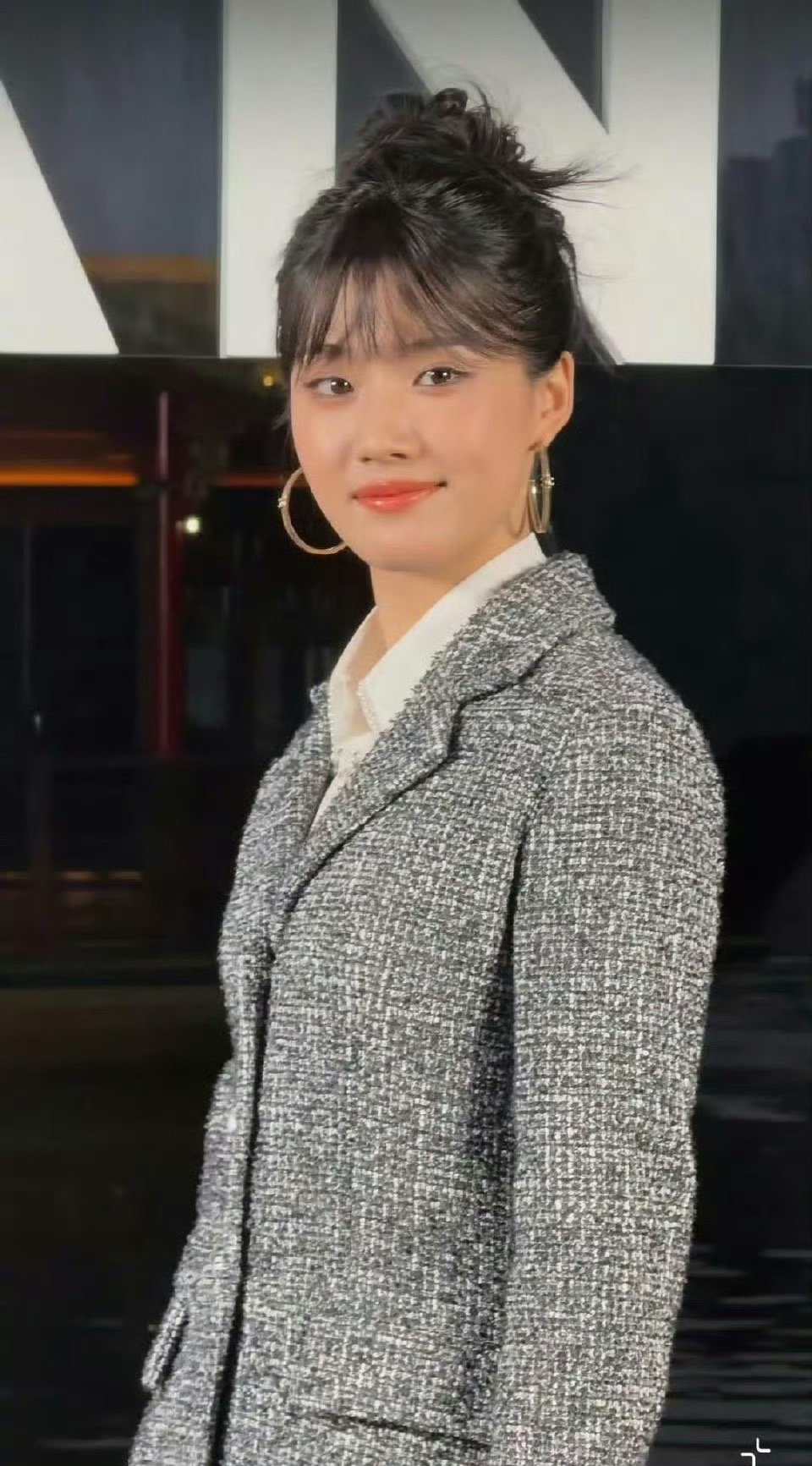 卢昱晓是怎么做到又土又村的… ​​​