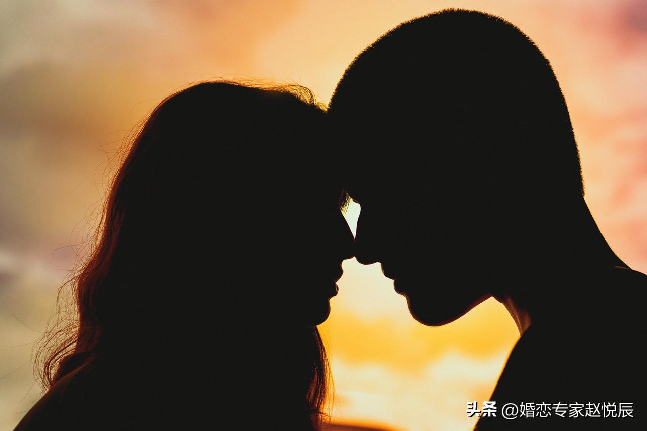 女人眼中这3件小事，实则为男人“逆鳞”，不想离婚就千万别碰。
 
1.跟异性边界