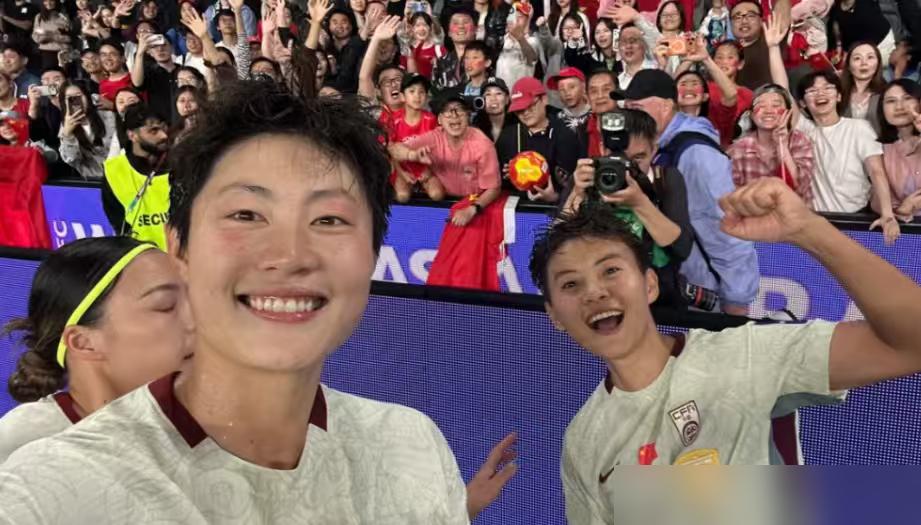 澳大利亚女足精算了半天，自以为避开了日本队，却没料到一头撞进了朝鲜队的包围圈。