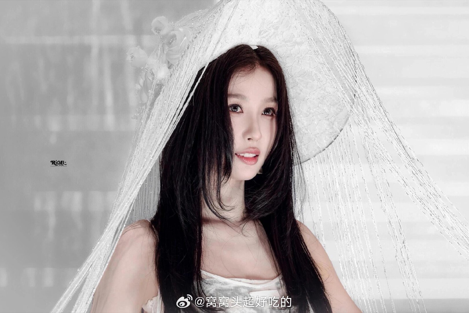 虞书欣 实体专辑签售会路透百变欣欣在线宠粉，舒心美。 