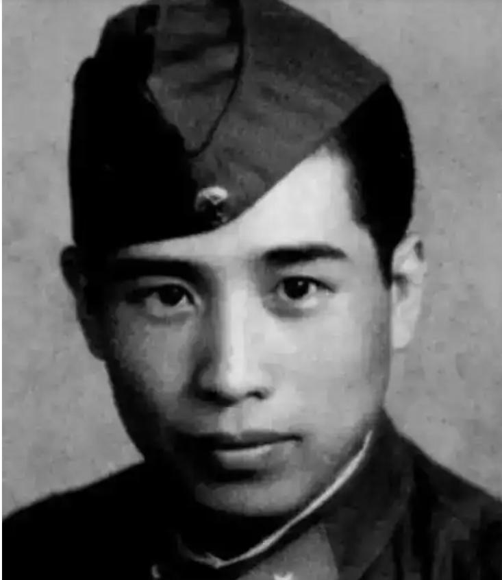 36岁那年，八一厂一纸处分砸下来：开除党籍，勒令复员。而此人四年前刚凭《董存瑞》