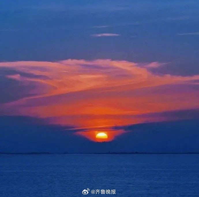 #早安# 生活的最好状态，是冷冷清清的风风火火。 ​​​