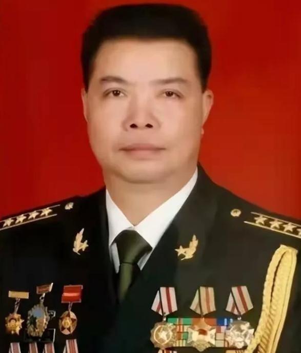 1985年，越战期间侦察员隆志勇乔装过境侦察，越军却将其认了出来。越军直接朝他开