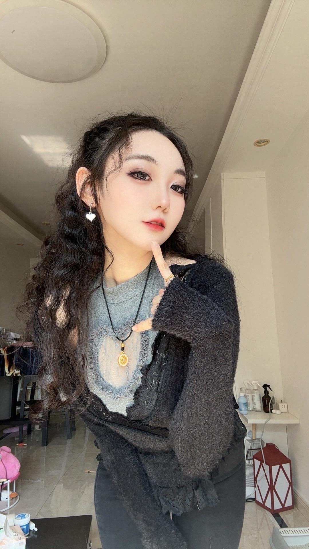 感觉今天的造型很像水无怜奈。