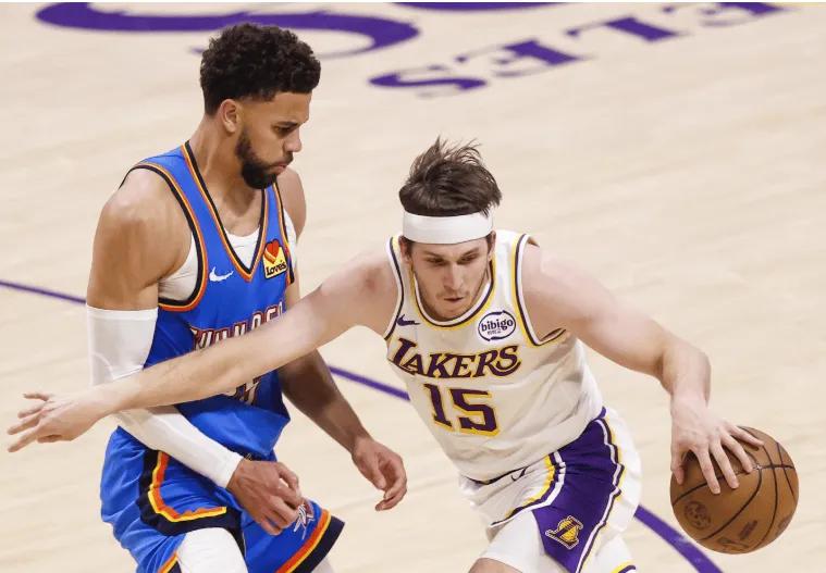 攻不进！防不住！这差距有点大啊！
据ESPN统计，米切尔本场主防奥斯汀-里夫斯时