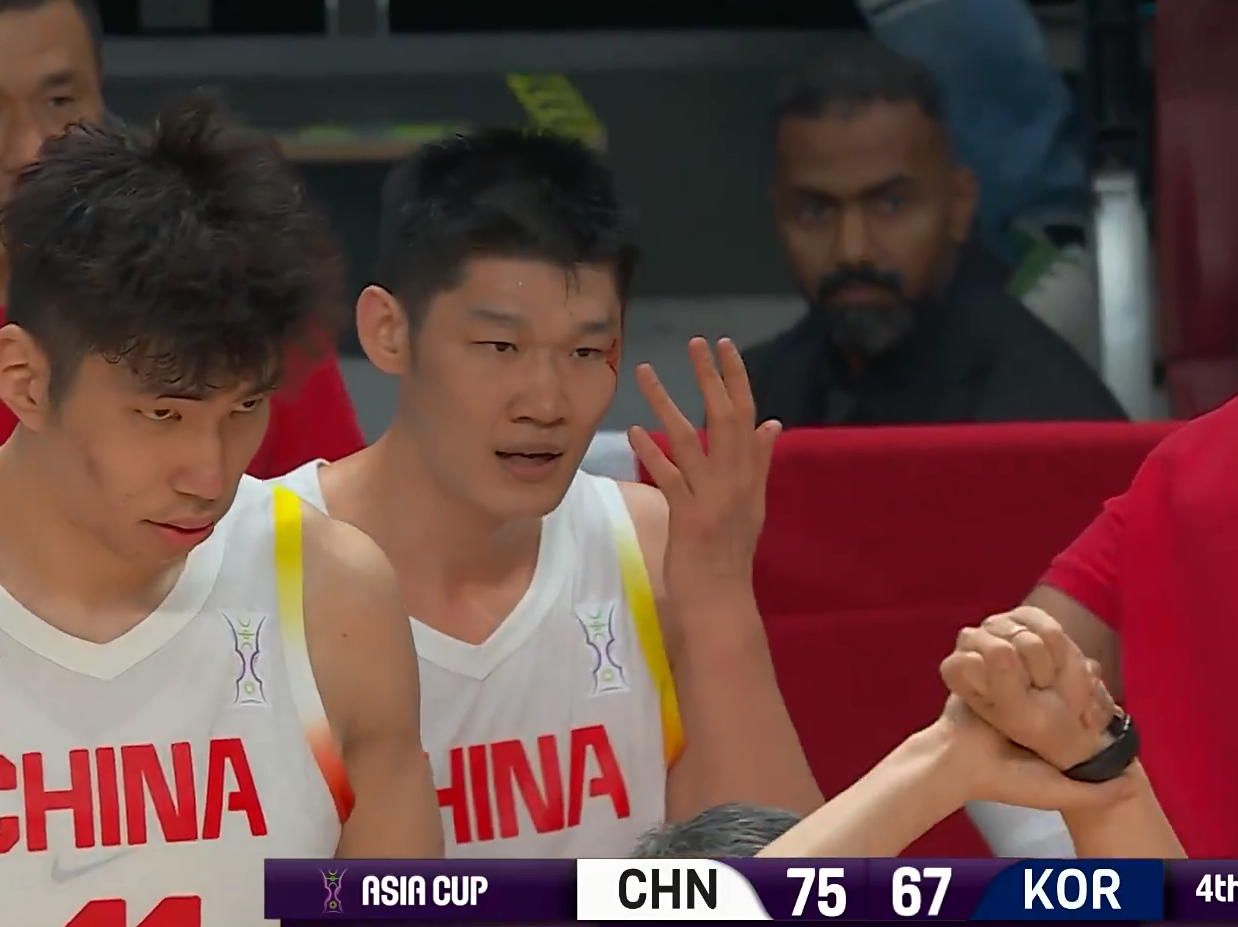 “这没事，这都是小事，只要能赢球，付出我的全部都没有关系。”眉骨被打开的这一球，