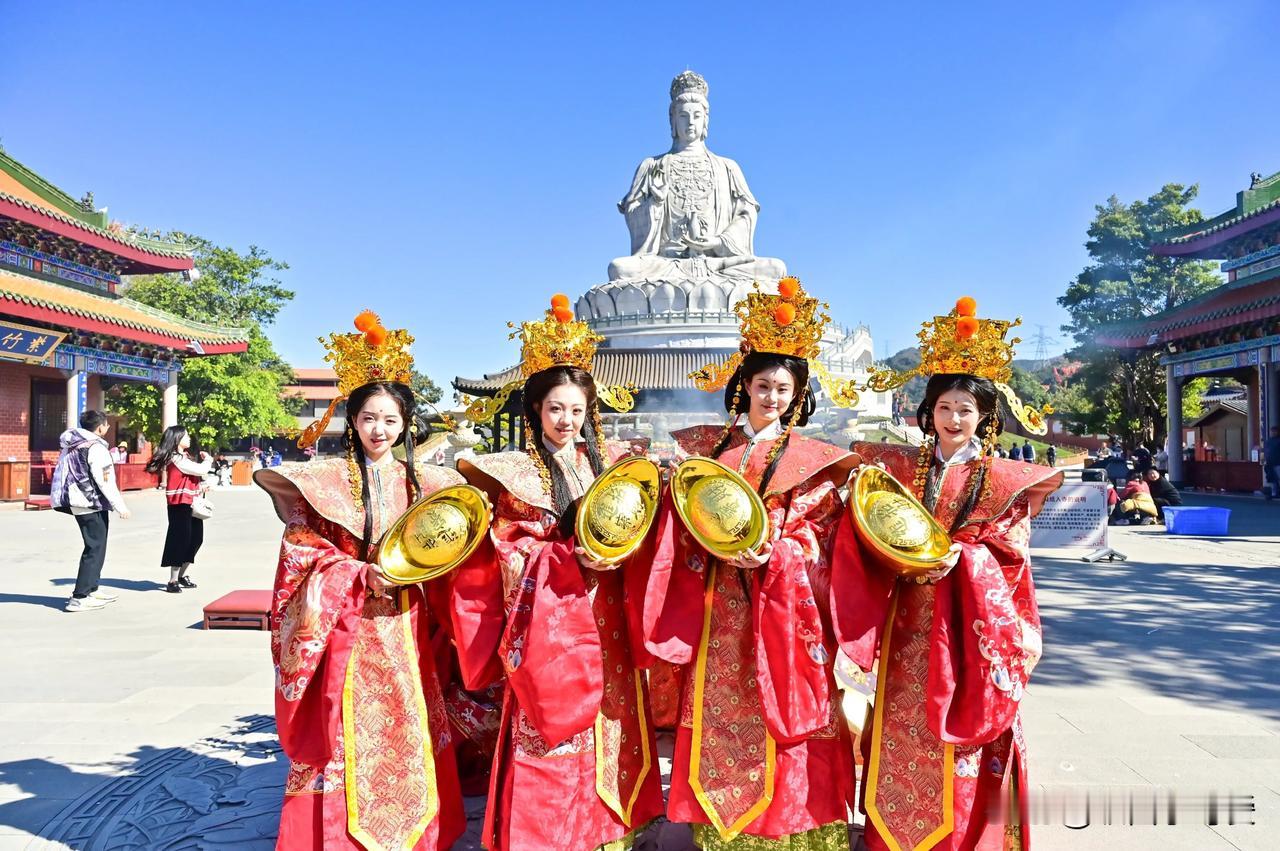 坐不住了，这个春节我一定要去东莞观音山迎财神！春节迎财神，一年好运发发发！
观音