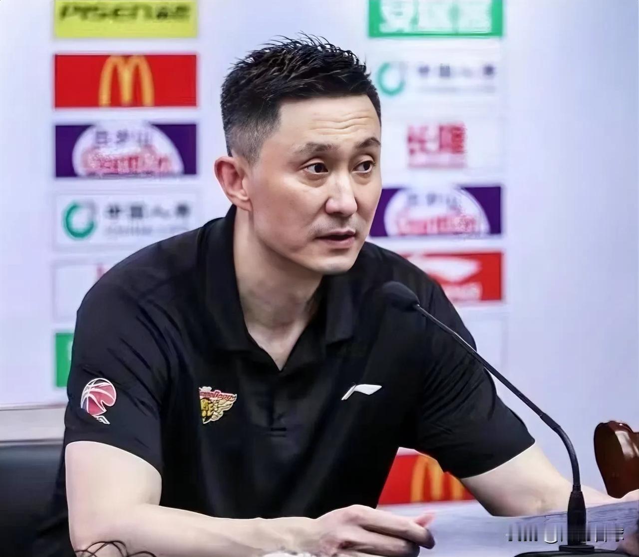 虽然广东110-93大胜同曦，但杜锋依然批评这4人表现不合格！
1、胡明轩状态一