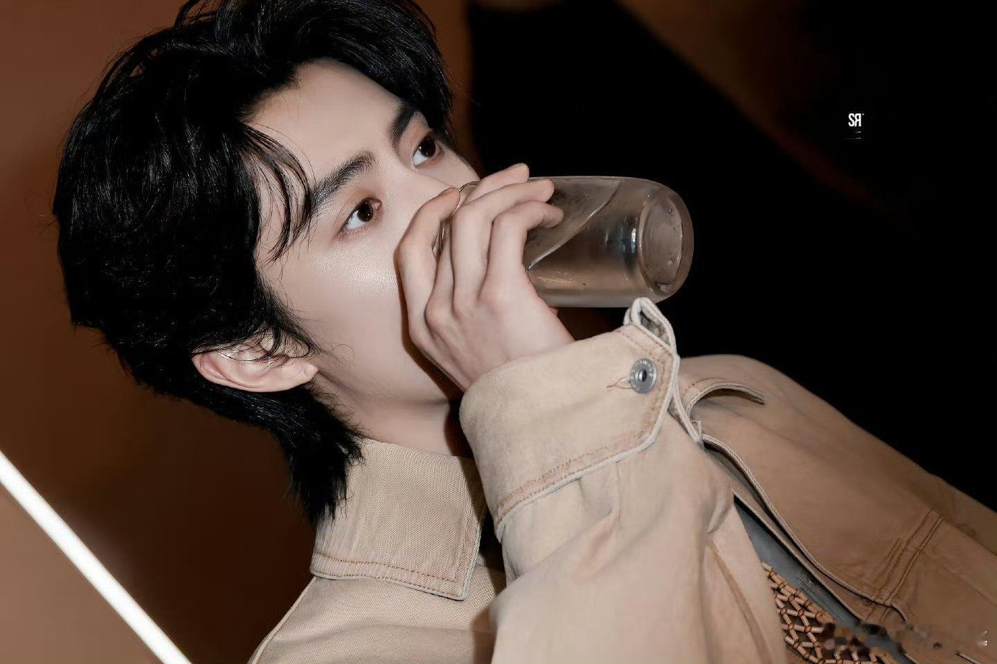 秦岚被王鹤棣卷到了😂王鹤棣打探敌情放“狠话”迷惑秦岚，被“我们马上收工”点燃胜