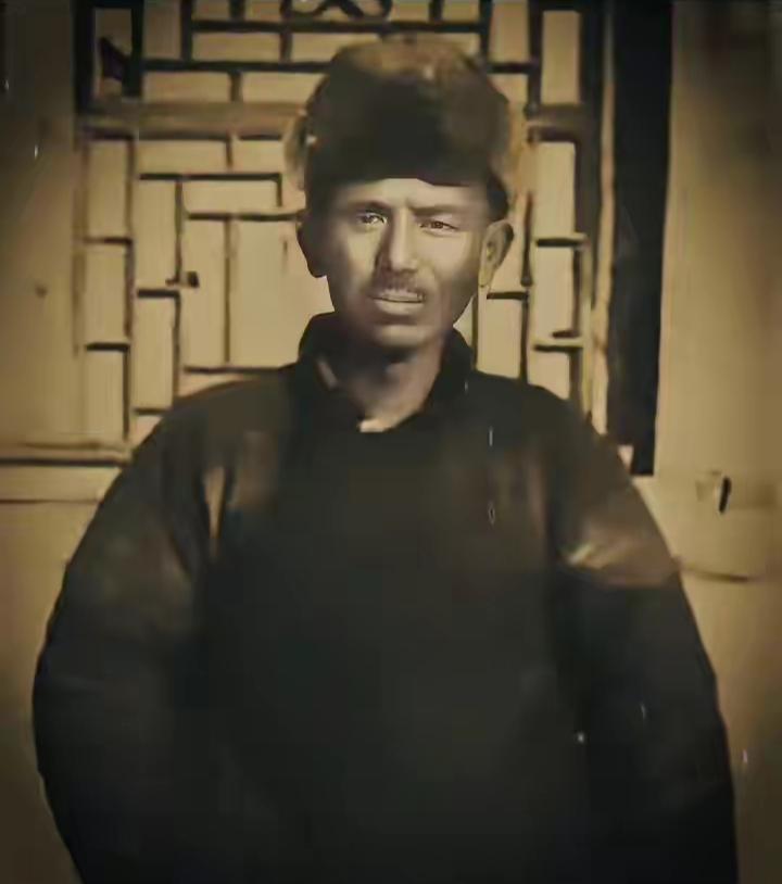 1938年，抗联支队长赵庆吉被五花大绑押下山，出卖的正是跟了他三年的警卫员石景文