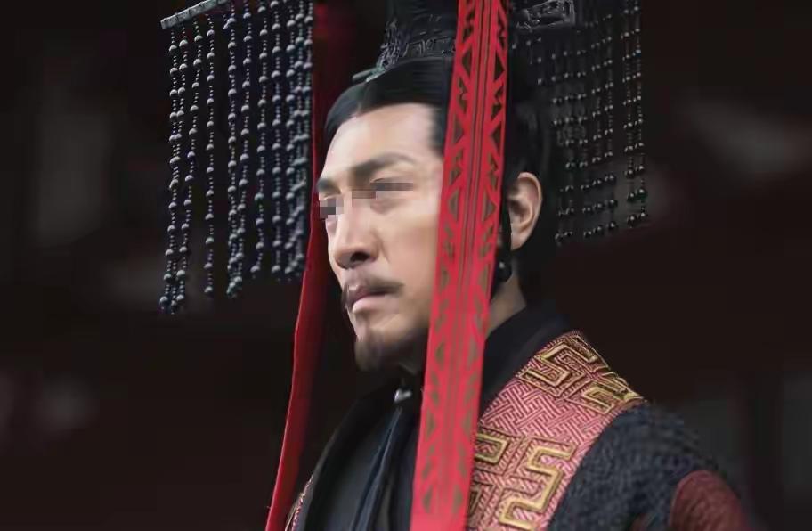 嫪毐赴死之际，未作一声乞求，只给嬴政看了眼他身上的半块玉佩…
 
这半块玉佩可不