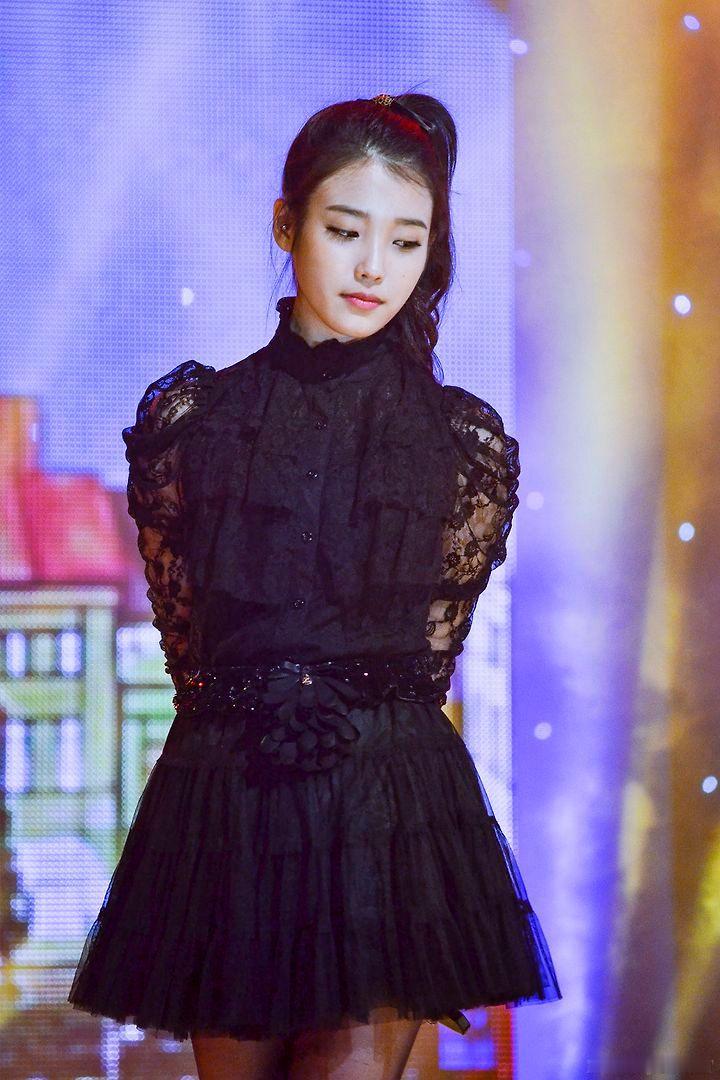 💃🏻🖤⏰cr.moonlightIU