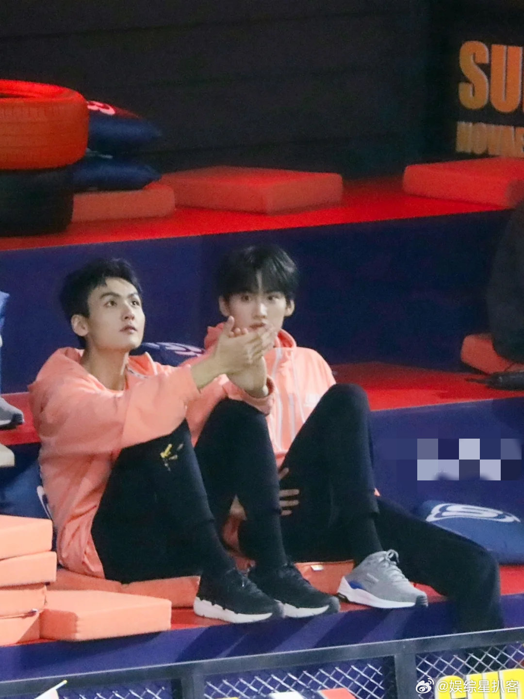 周柯宇哥哥从短剧转战芒果综艺合伙人 短剧里的帅气霸总，综艺里的鲜活少年，狠狠期待