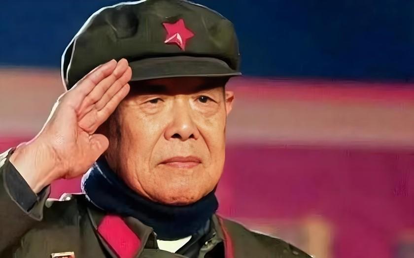 “首长救救俺爹吧！”1997年，女人将一枚勋章递给了47集团军军长，没想到这枚勋