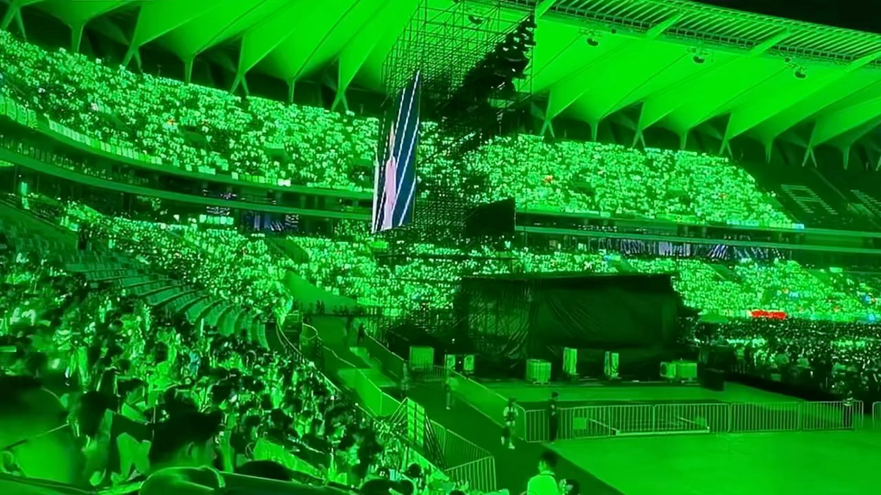 超酷音乐盛典可是5万人的场馆，今晚属于成毅！！！还有多少人哭着抢不到门票进不来！