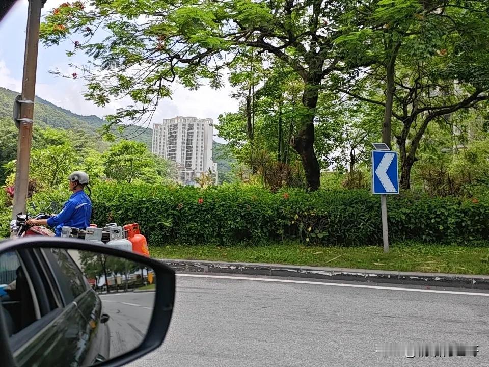 如果再火一次，我还愿意带现在的我。因为我有太多遗憾。嗯把原来一些走错的路，重新再