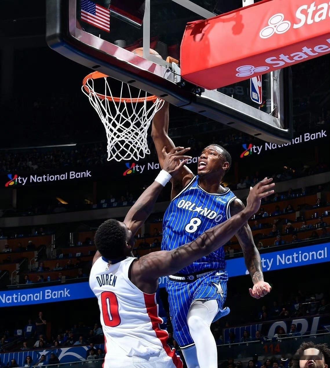 魔术主场94:88再胜活塞，大比分3:1拿到赛点，又一个黑八要诞生了？
人高马大