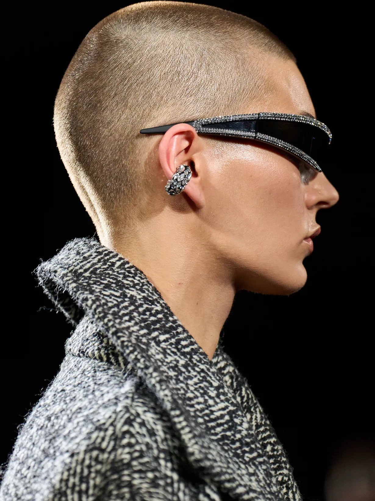 大秀直击 时装周一些好看的配饰有些巴黎有些酷。你喜欢哪个？BALENCIAGA 