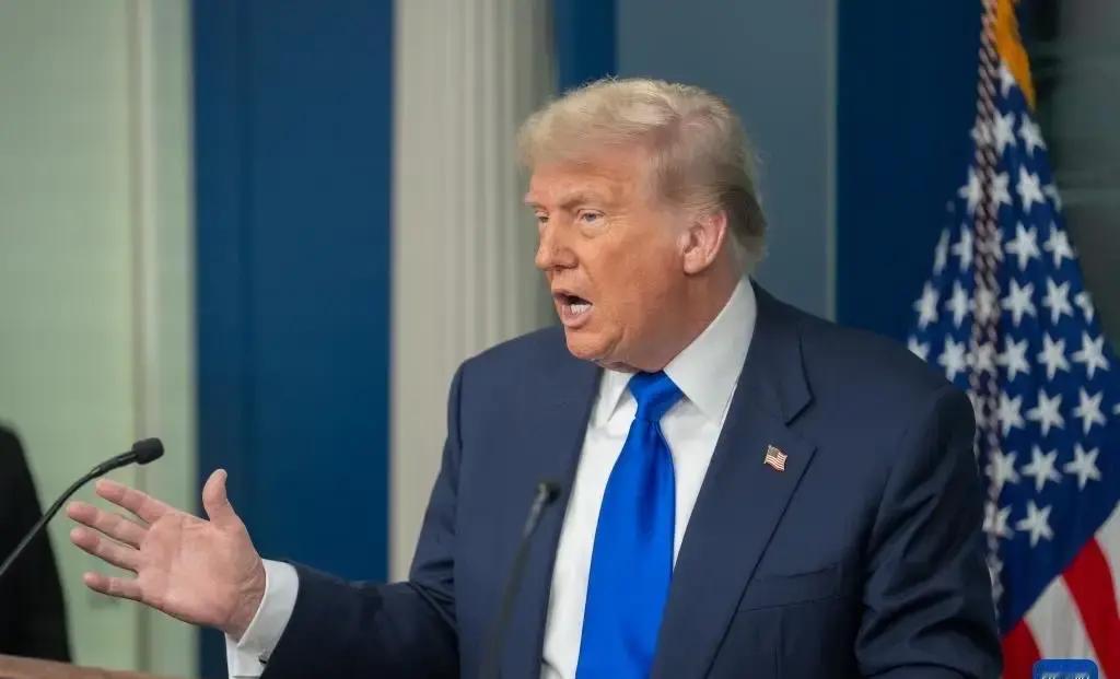 特朗普的观点让人难以苟同，面对外敌入侵，任何国家的选择都是为保护领土而作出牺牲，