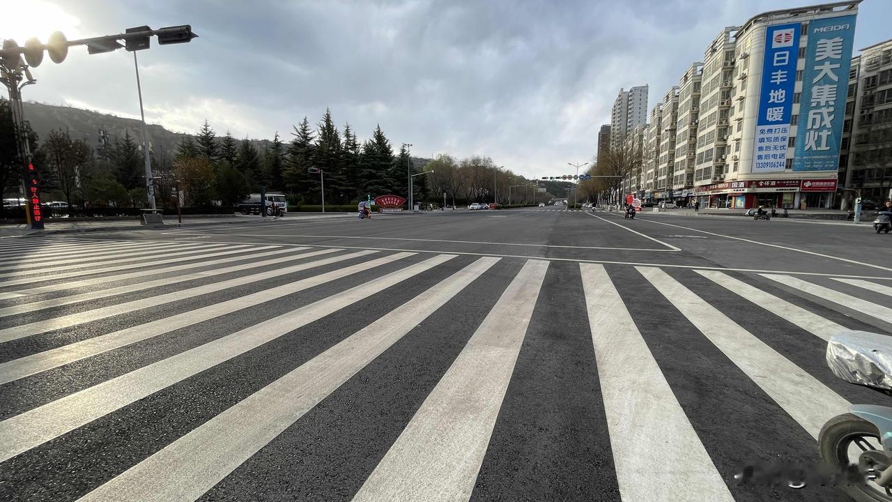 彬州越来越干净漂亮！
作为在彬州生活了很多年的老彬州人，真的是一点一点看着彬州发