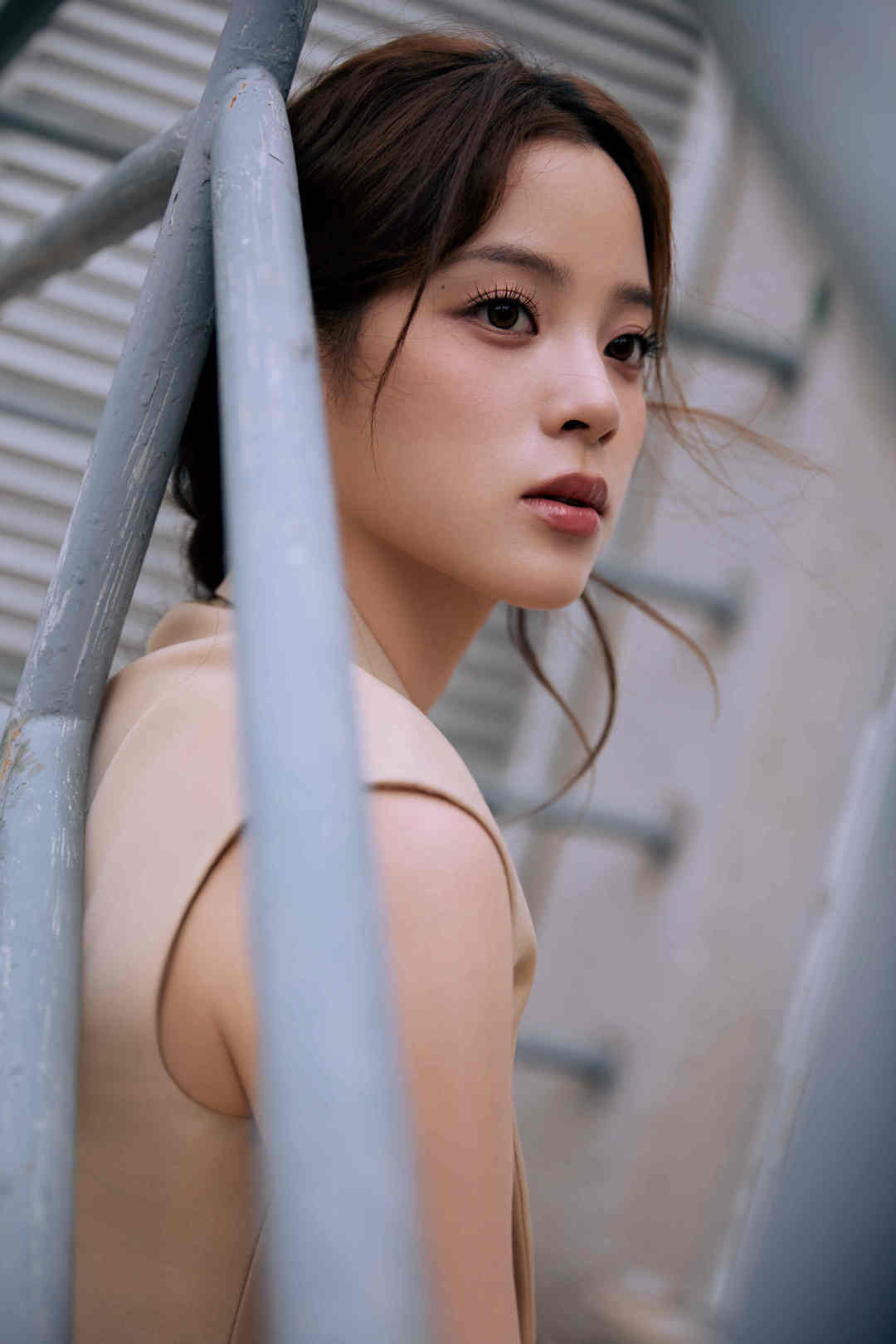欧阳娜娜疑似和安雨同居被欧阳娜娜在活动中的表现力折服，最近的她就是时尚界的顶流。