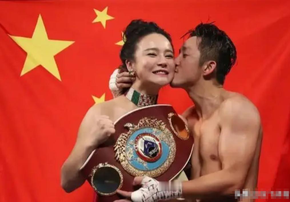 七年败光两亿，从云端跌到谷底。当全网都在坐等他们官宣离婚时，邹市明和冉莹颖发了一