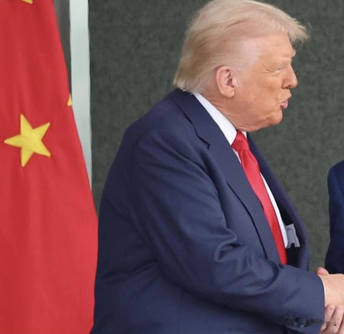 纽约时报今天报道：“陷入胶着的伊朗战争已经严重消耗了美国的火力，以至于美国的中国