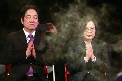 这是几年前的一张新闻图片，今天看看，依然给人一种阴森森凉飕飕的感觉