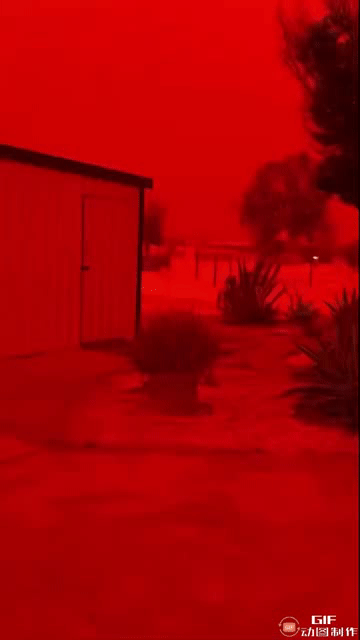 澳大利亚的天空变成了血红色
巨大的沙尘暴吞没了澳大利亚西部的部分城市，将天空染成