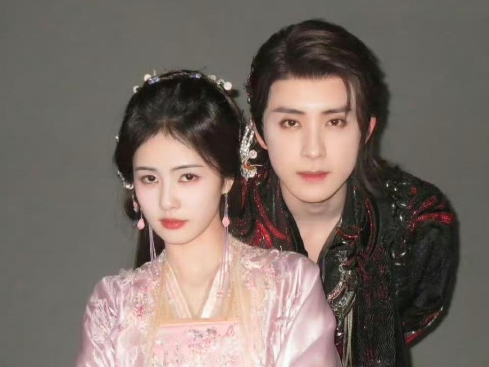 2025尖叫之夜全阵容炸裂官宣！内娱神仙打架名场面预定。
这阵容是真实存在的吗？