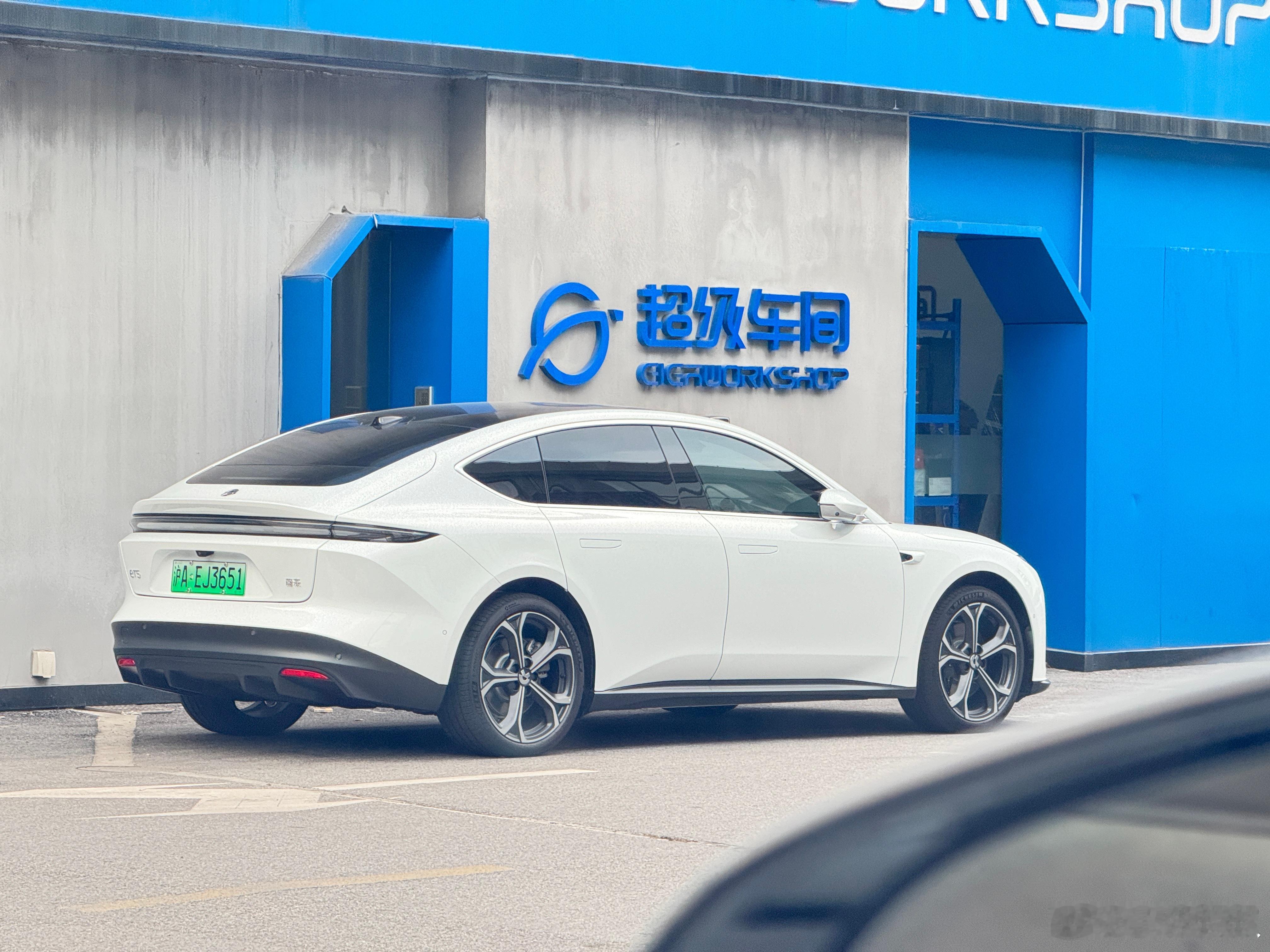 几摊鸟屎下来，还是给ET5贴个车衣先，省心。北京、上海、广州、深圳、杭州、成都，