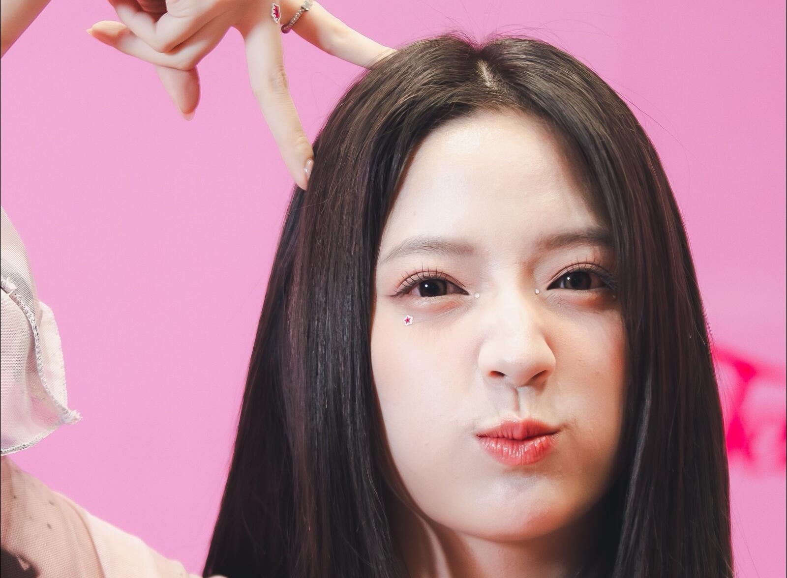 欧阳娣娣完全刘雨昕迷妹谁懂啊！！这不就是我去演唱会看本命时的精神状态吗？！ 人还