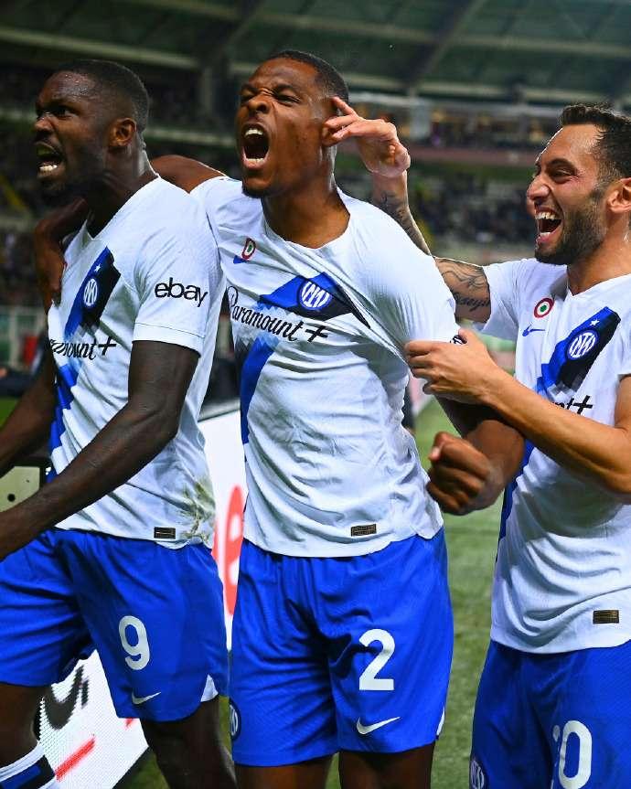 我正在等待卷宗文件公布，事实显然证明，那些对裁判提出的批评，并非无理取闹。作为国