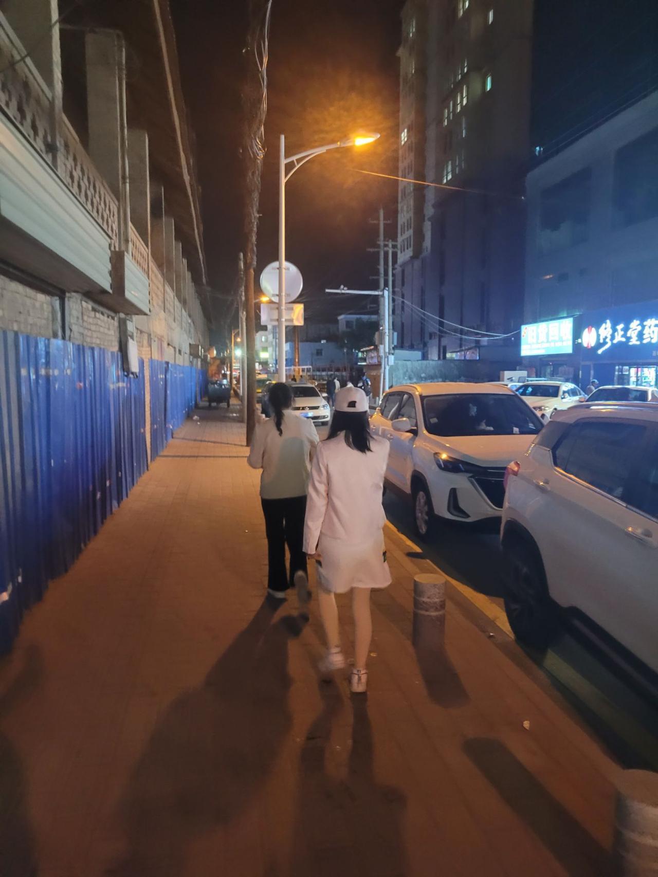 不久前，小叔子和妯娌在上班路上遇到了严重的车祸，双双去世后，只留下12岁的侄子。