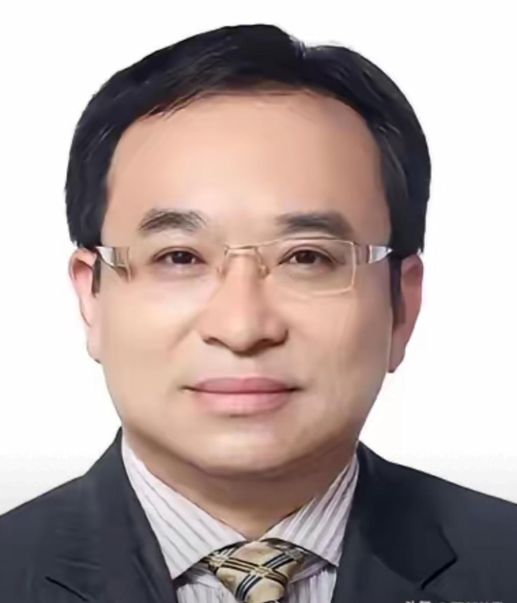 大块人心
王文灵被开除党籍，公职并移送司法。南大本科、南开硕士，履历光鲜，却在最