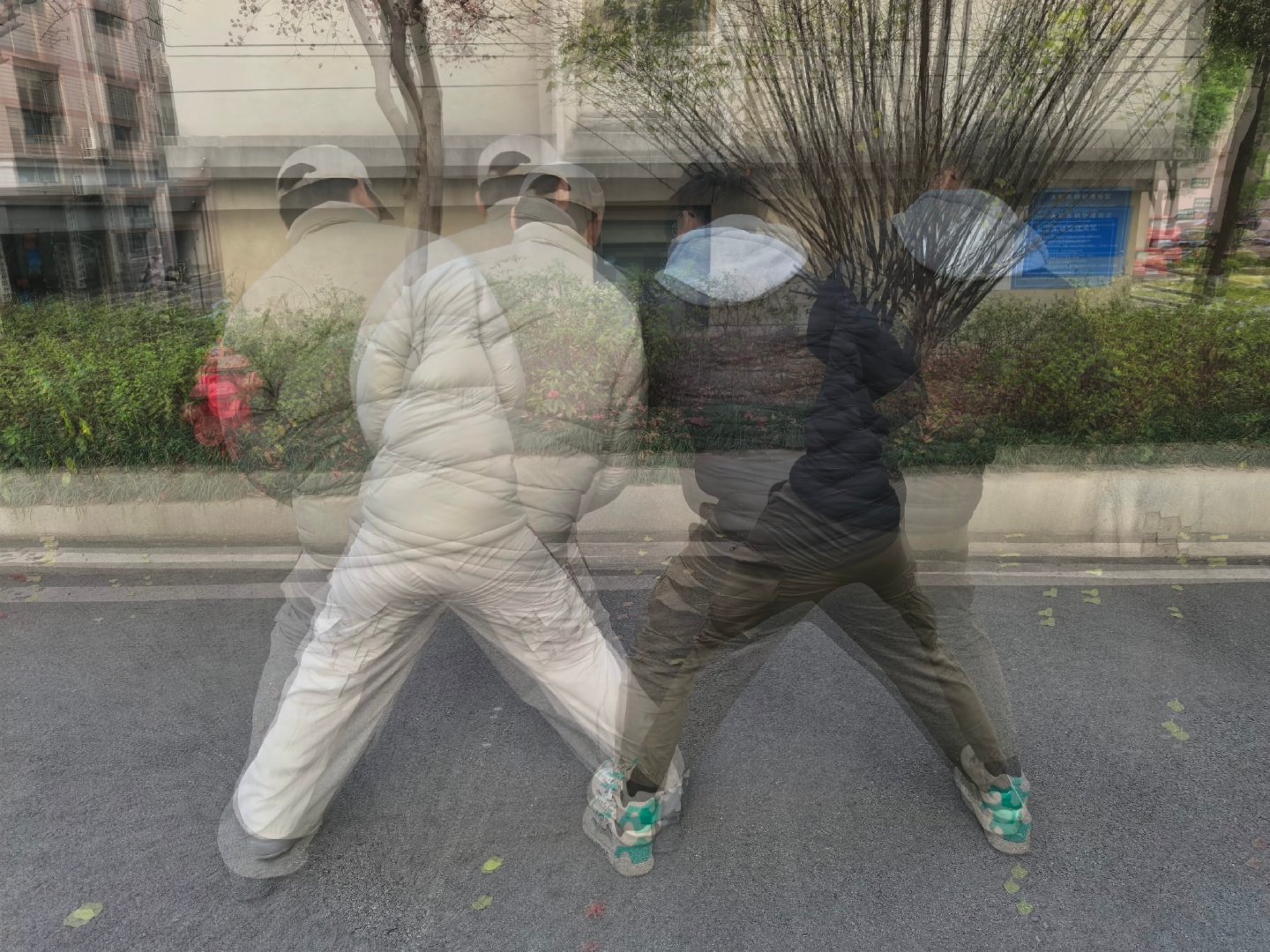 同事练了两年半的铁山靠[doge] 华为mate70  逐帧分析动作到不到位，我