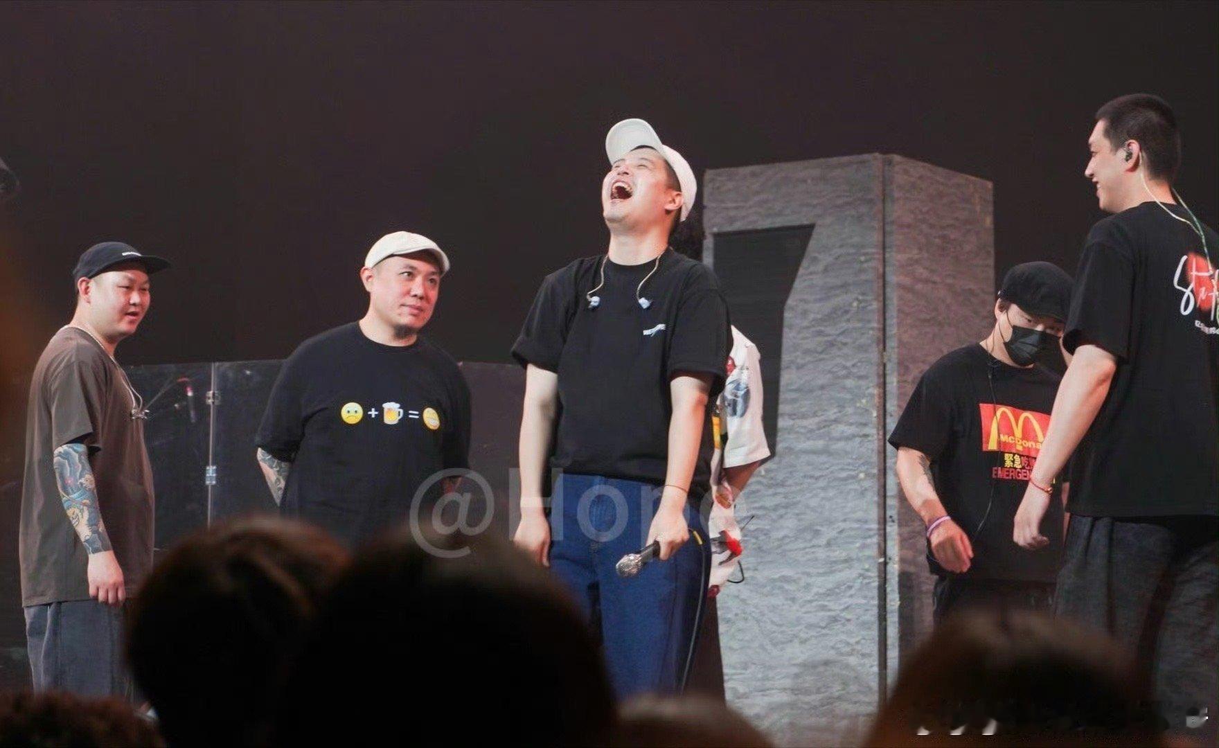 马頔说参加直播音综得看价钱 救命！马頔又在“语出惊人”！当被问到直播音综，他直言