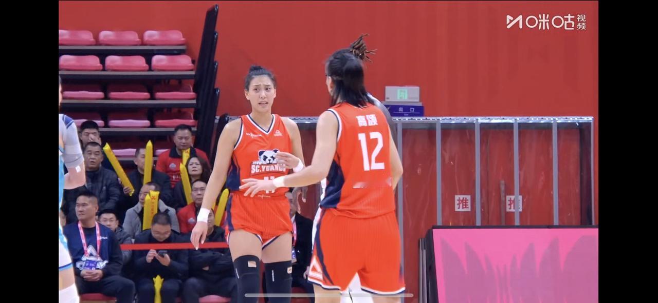 今晚对四川女篮和山西女篮都是一场考验！

四川女篮如果今晚能掌控比赛节奏，赢了山