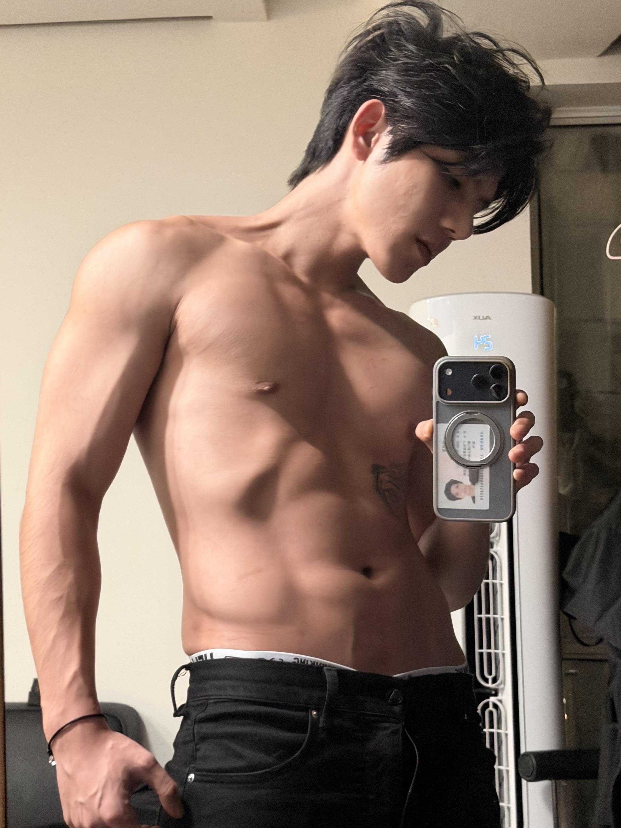 猛男必看 健身 腹肌男 小肚腩