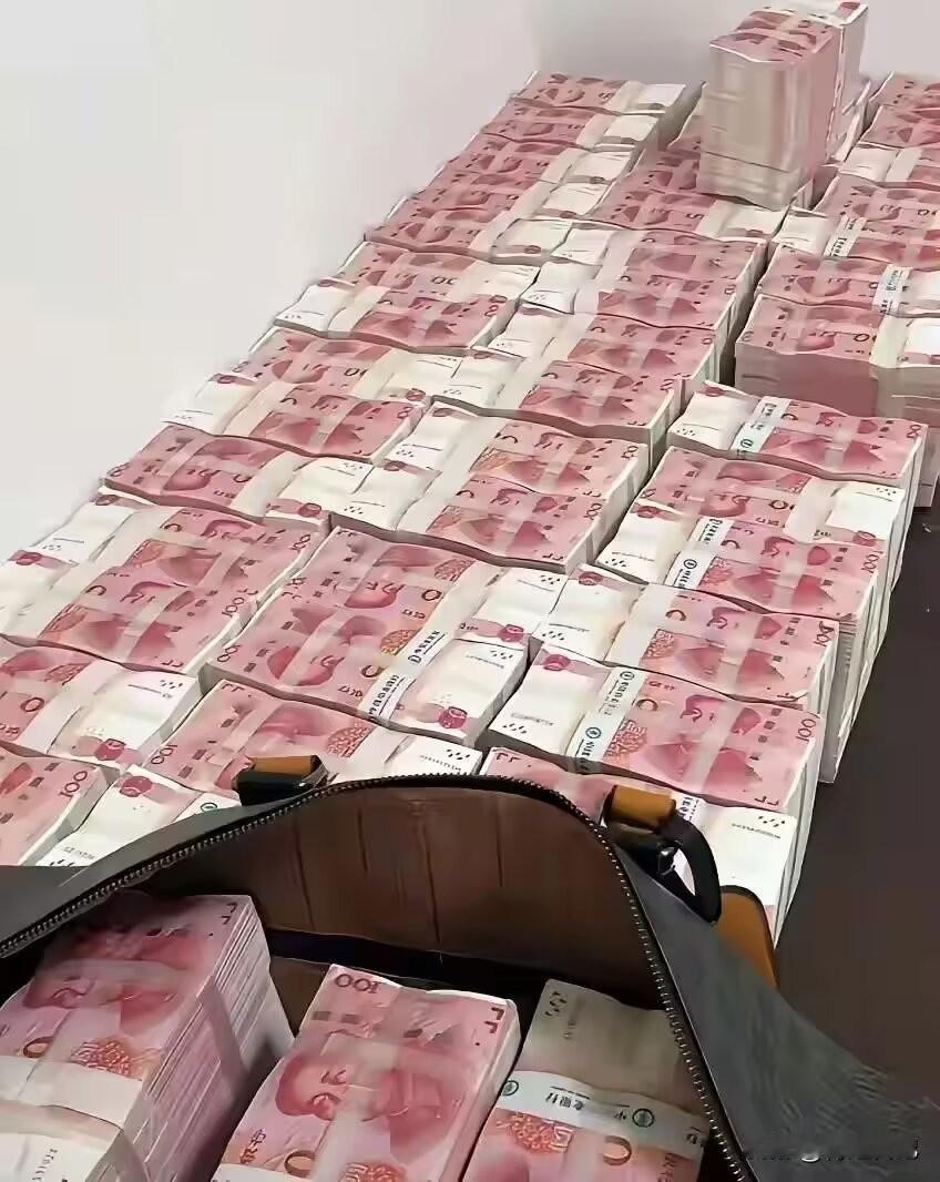 中奖五千万后我干了件蠢事

中奖那一刻，我正蹲在厕所刷手机。

5000万？我揉