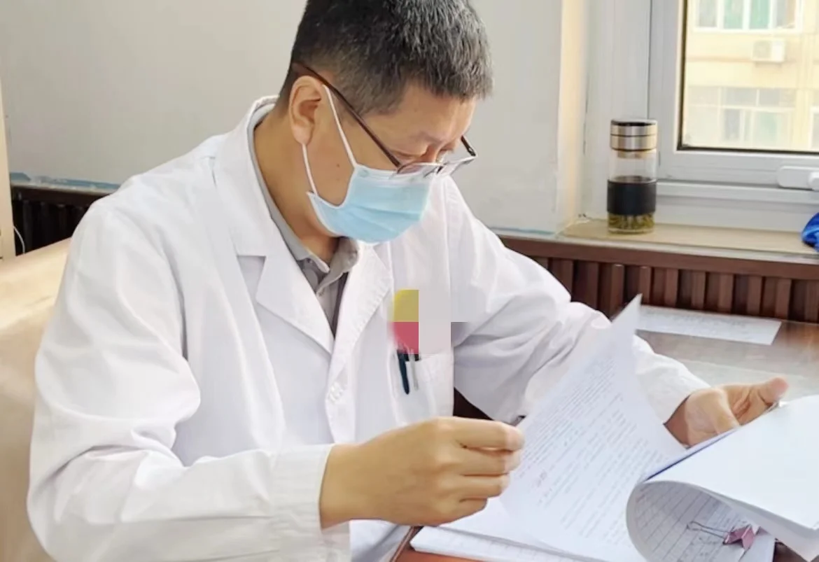 如何快速消腹水？让腹水不再反复？洪医生有4个小技巧！ 1、调整饮食 控...