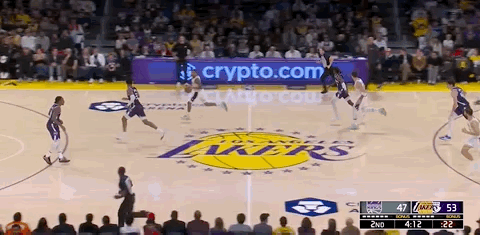 尼克-史密斯不负雷迪克信任啊！

今天湖人队对阵国王队的比赛，由于里弗斯因伤缺阵