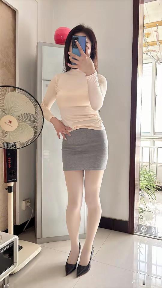 分享一张最近随手拍的照片我觉得白色也不差吖[奸笑]