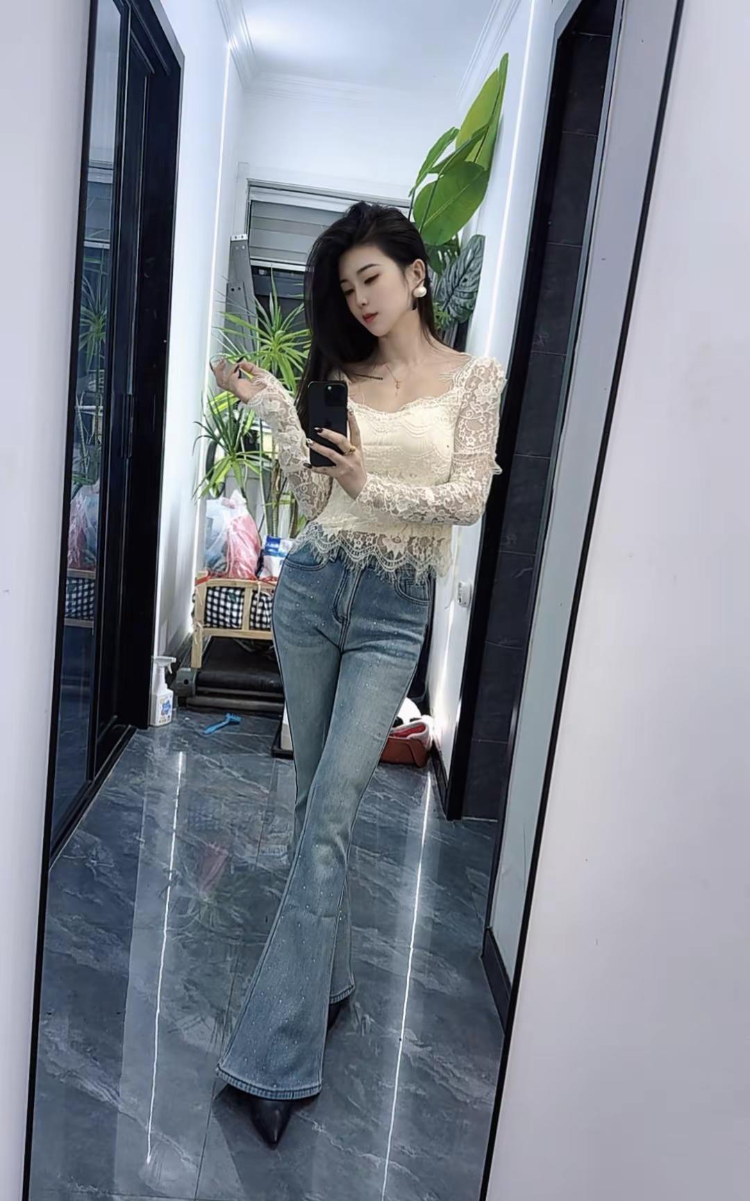 你快回去问问你妈，快过年了，要儿媳妇吗？要的话，你看我行吗？穿出你的时尚你的感觉