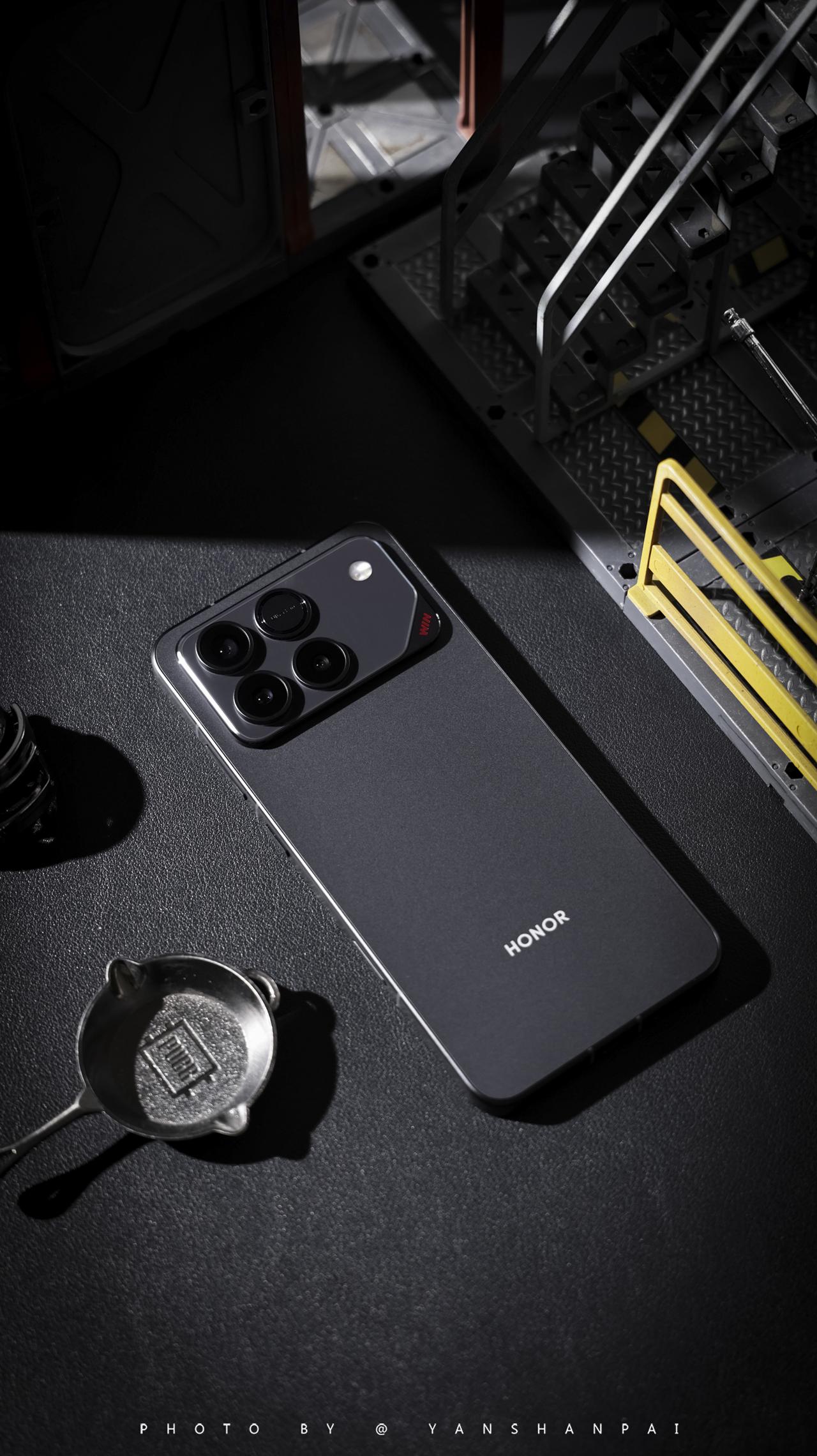 终于可以分享荣耀WIN图赏了，这台机器亮点很多，甚至可能成为今年的黑马，值得期待