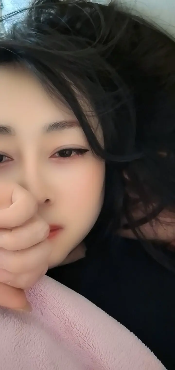 我曾经也是为了一个人跑很远去找他，可惜那个人最后活在了回忆里。 如果有...