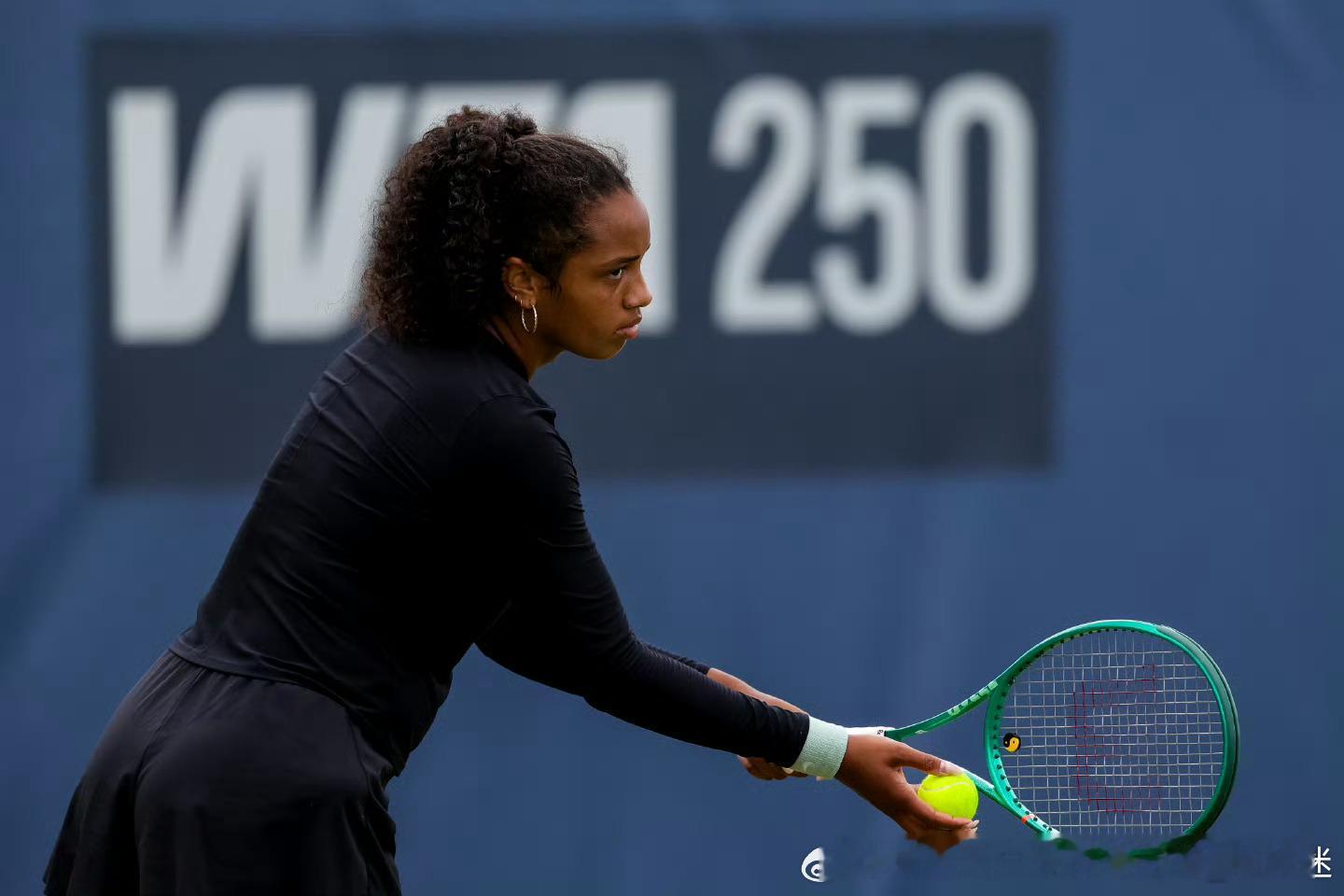 首个1️⃣WTA决赛✅🔥WTA250🇳🇱斯海尔托亨博斯站半决赛，🇺🇸蒙