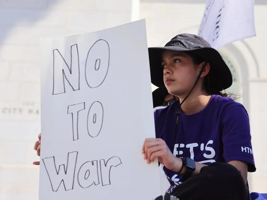 英国《金融时报》报道称，美以与伊朗的战争正导致化肥供应减少，并可能由此引发全球粮