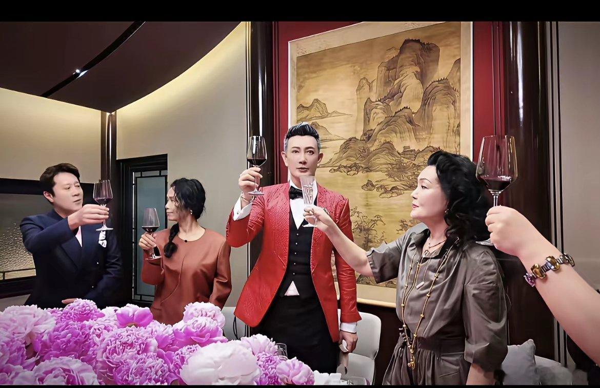 兰姐对儿媳妇是真好，把马筱梅当自己的亲闺女一样，之前发生的一切她也绝口不提，5.
