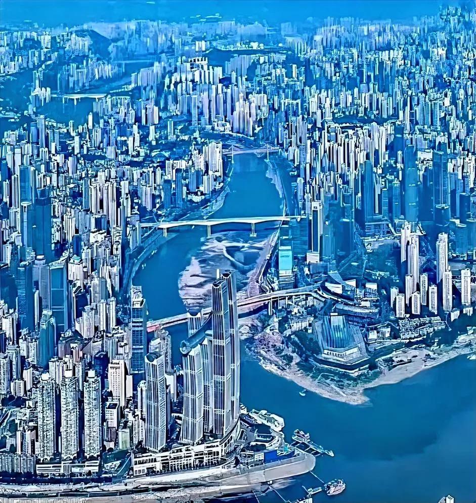 #秋日生活打卡季#重庆市，在全国的人口数量排名可以称得上第一，它的常住总人口为三